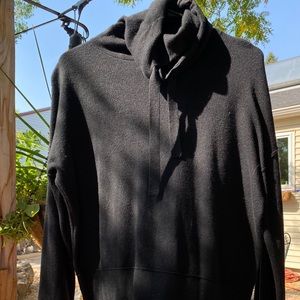 universal threads - turtleneck sweater